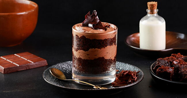 Rich Chocolate Mousse Cake