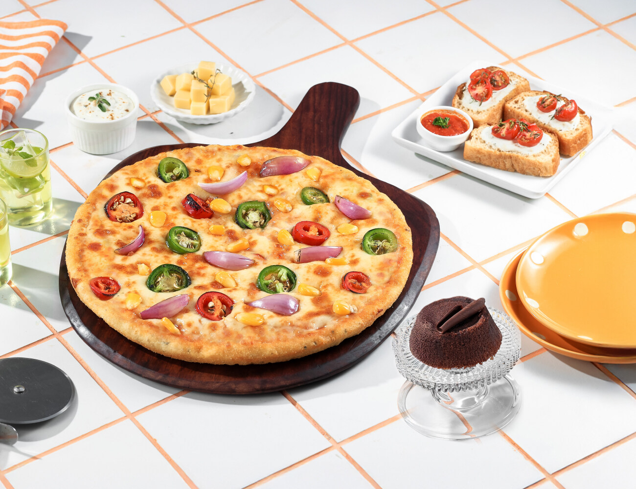 Fiery Veg Pizza [7" Regular] + Chocolava Cake