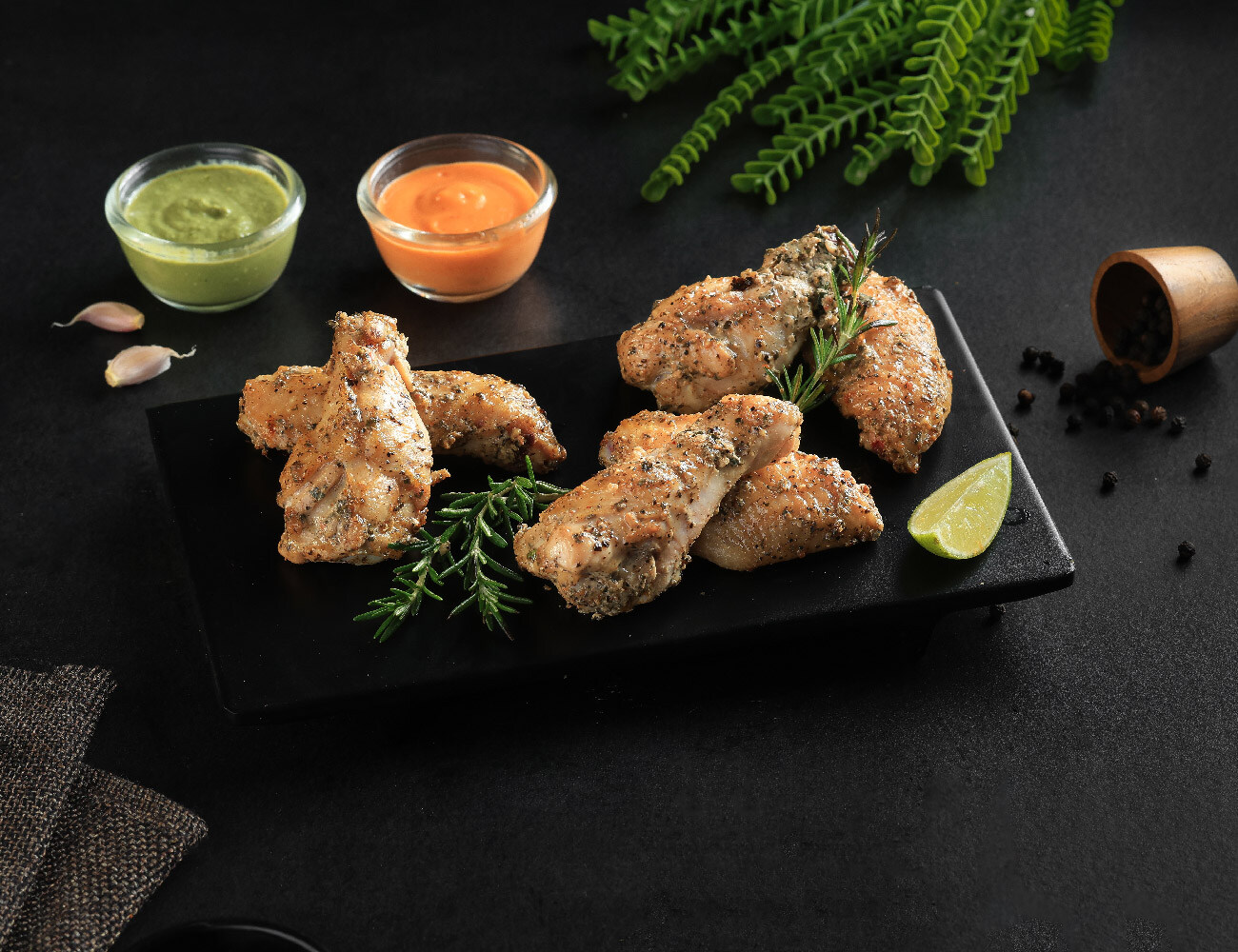 Pepper Garlic Chicken Wings [6 Pcs]